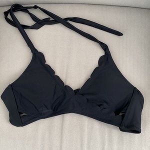 Vanilla/Beach•Black Scallop Detail Bikini Top•Size S